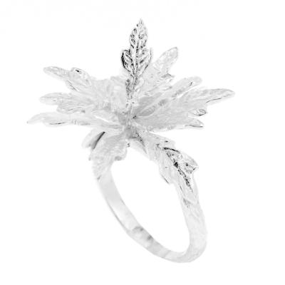 Silver Creation Poinsettia Flower Ring