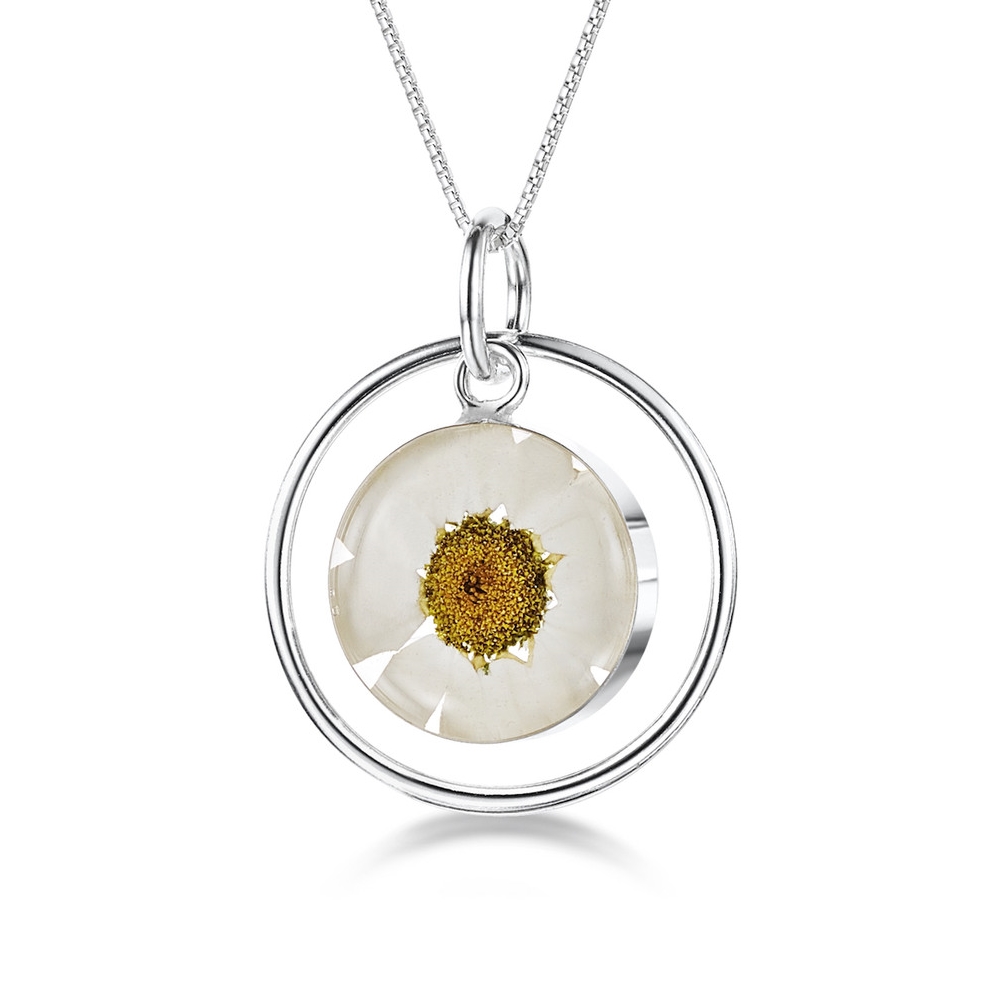 Shrieking Violet Daisy Round Pendant 