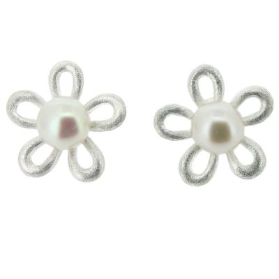 Kitten Daisy Pearl Stud Earrings