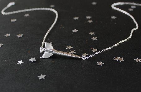 A few tricks to keep your jewellery sparkling....